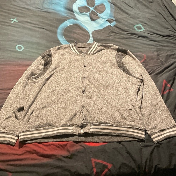 Brooklyn Cloth Gray Button-Up Sweater - Picture 3 of 12